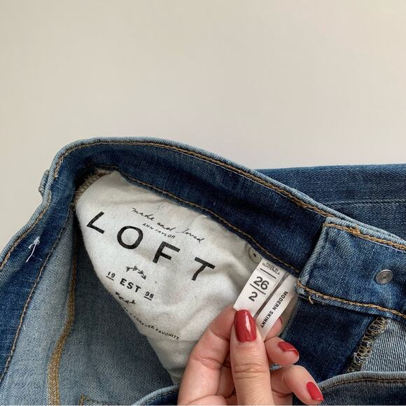 Loft Painted Floral Modern Skinny Frayed Hemline Jeans Size 2 / 26 - Picture 4 of 11